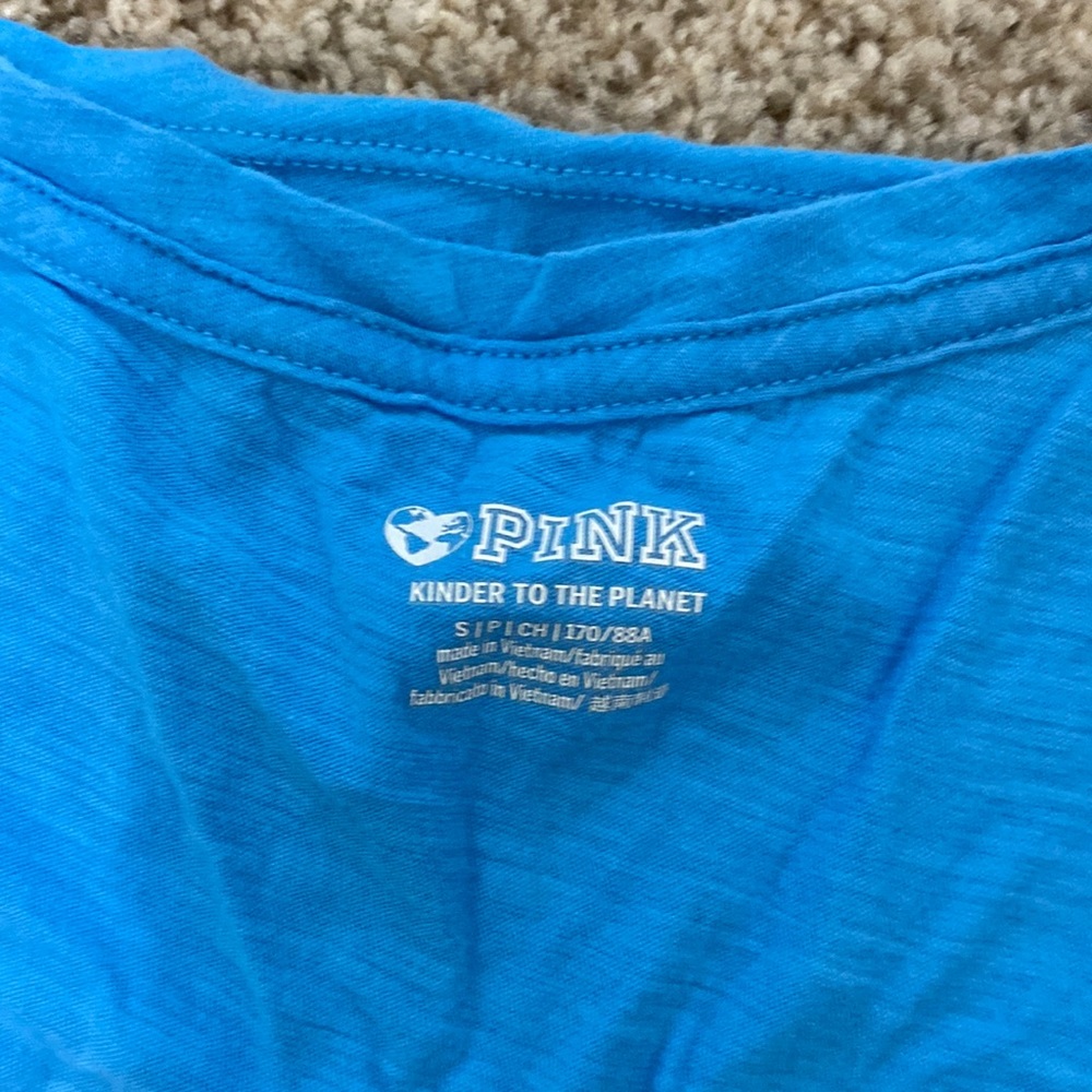 Victoria Secret t-shirts - Picture 2 of 5